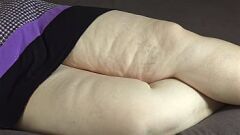 再生 ぽっちゃり熟女が見知らぬ男と浮気、パンティを履いて家に中出し