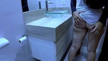 play Bbw vrouw neukt in het bijzijn van cuckold echtgenoot - mijn vrouw heeft een grote kont en houdt ervan om in de pikken van andere mannen te rijden - ze is een erg slet bbw en houdt van grote pikken