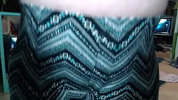 Jouer 928 Dawnskye incite à manger son cul et son chat, face pov assise après avoir changé de collants