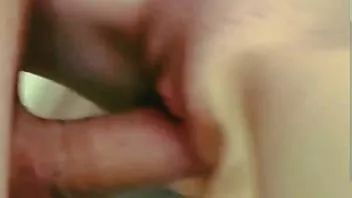 播放 继母是个好继子，不用安全套操我，射在里面
