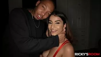 play Rickysroom の楽しみ、事実、そしてロキシー罪人とのセックス