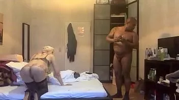 play Sissy jest zawsze głodna surowego kutasa