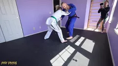 play Pelatih Jiu Jitsu Andy Savage Mengubah Pelajaran menjadi Dentuman Vagina yang Penuh Gairah