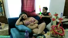 Putar Kejar-kejaran Ulang Tahun Kasar Desi Bhabhi dengan Kekasih Remaja!