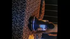 play Une prof latina ne peut pas s'empêcher de sucer ma grosse bite à l'hôtel