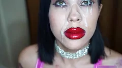 Putar Bimbo Blondie's Lip Filler Fantasy berakhir dengan cumshot eksplosif