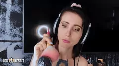 Odtwórz Niemiecka Sissy Asmr z Femdom Lou Nesbit i Lia Louise