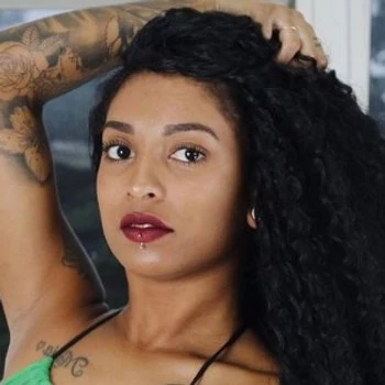 अभिनेता Ariella Ferraz