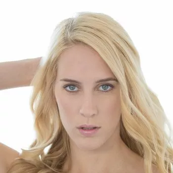 Pornostar Cadence Lux